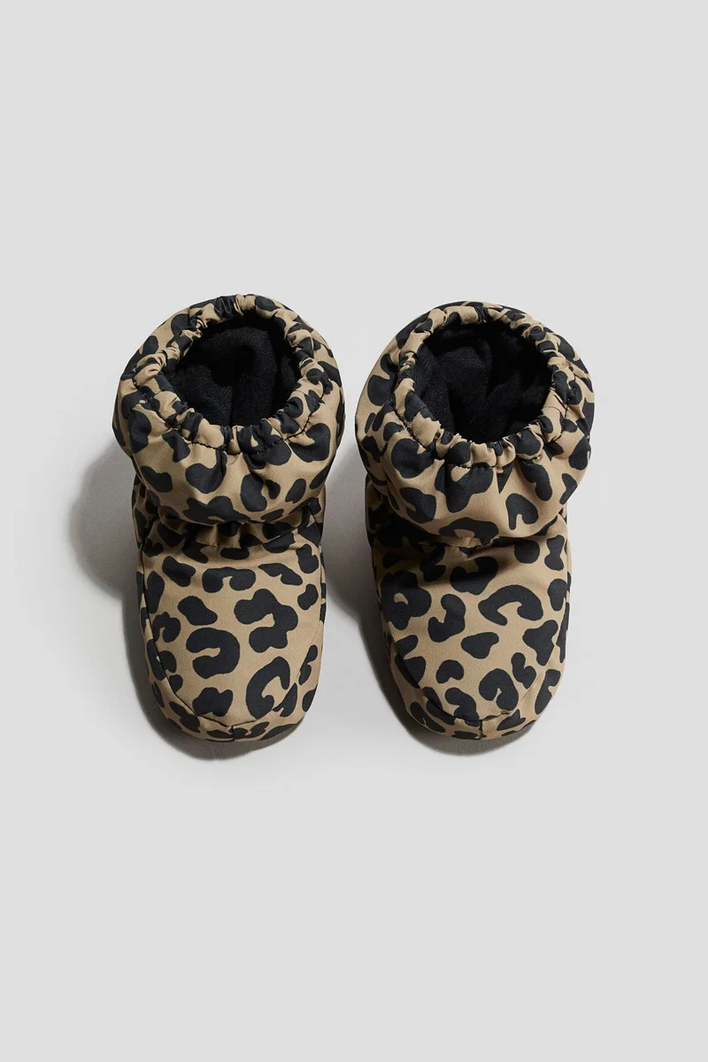 اتش اند ام حذاء ناعم للأطفال بتصميم مقاوم للماء